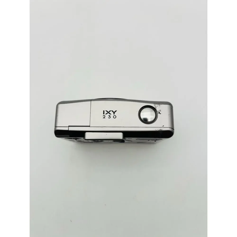 Canon ixy 230